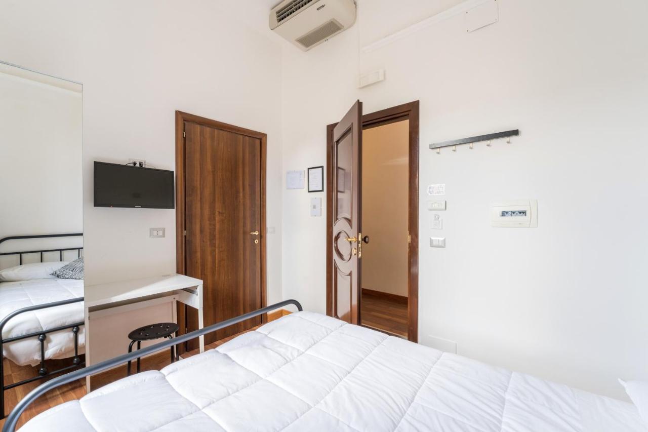 Rooms Piramide Rome Exterior photo